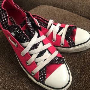 Adorable layered converse !